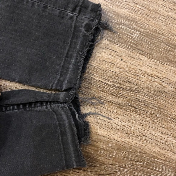 Black skinny jeans from H&M in a size 25 - Picture 4 of 4